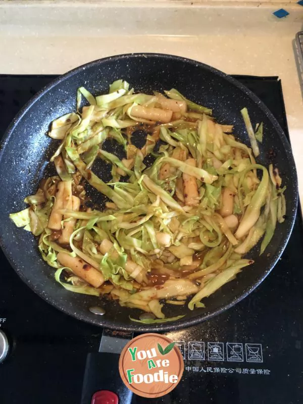 Spicy rice cake and cabbage