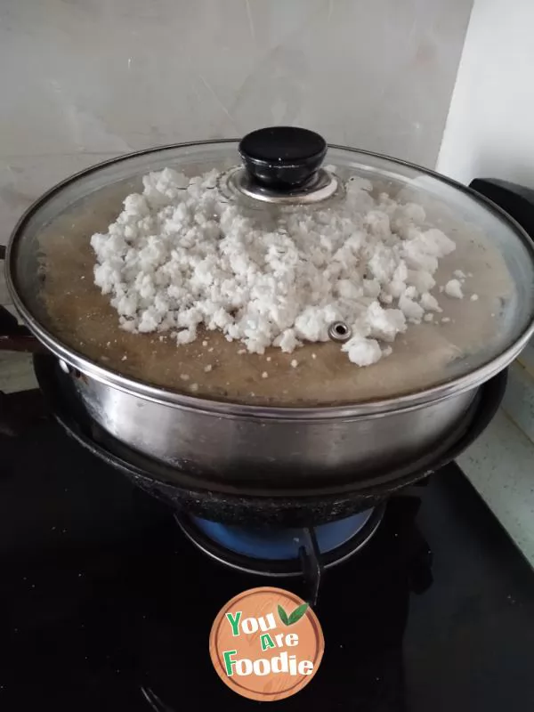 Steamed rice cake and fried cake