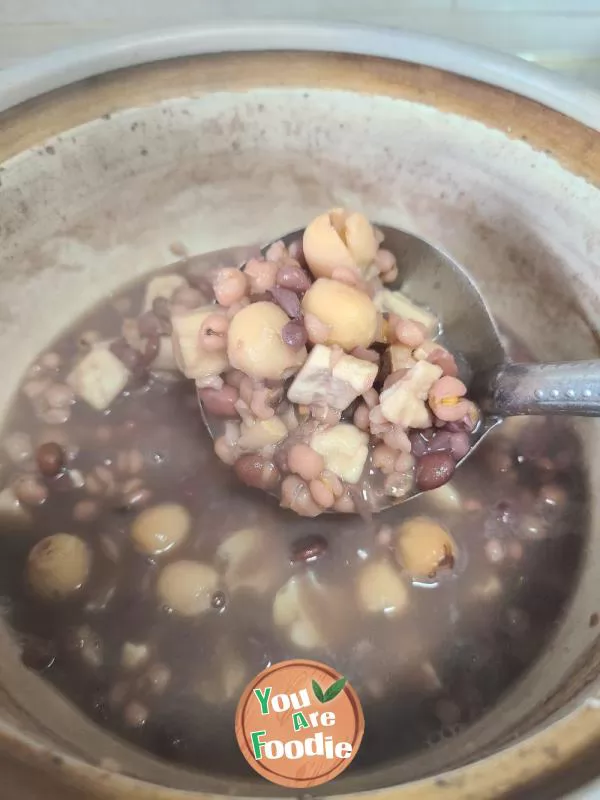 Job's tears, red beans, lotus seeds, poria cocos Congee