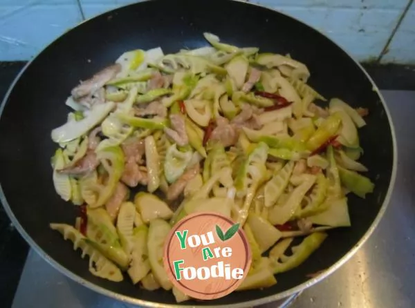 Fried shredded pork with bamboo shoots