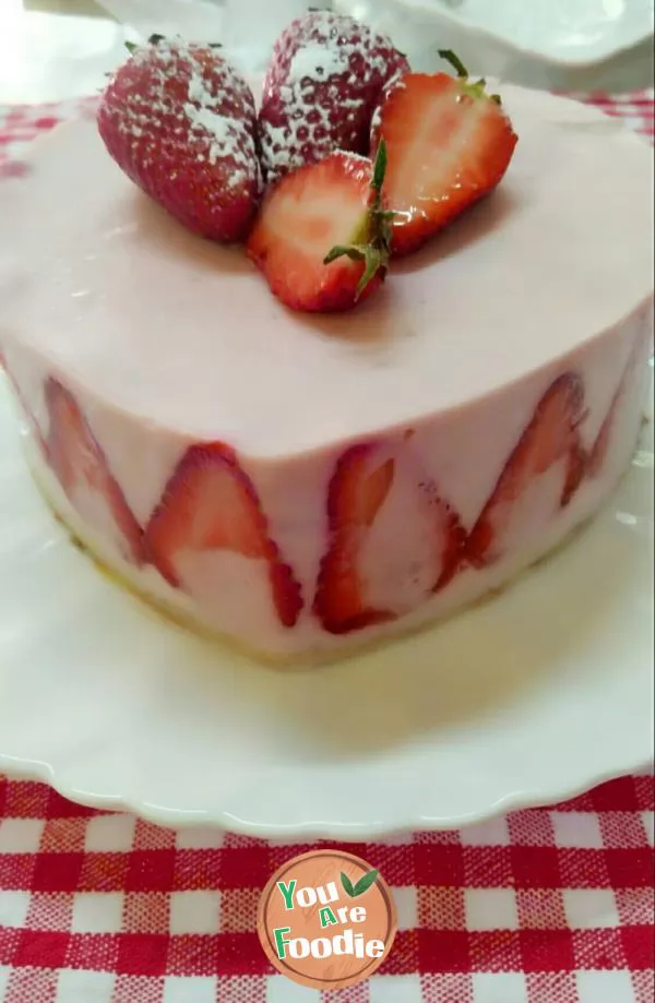 Strawberry Mousse Cake 