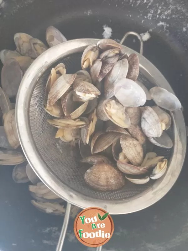 Cucumber egg clam soup