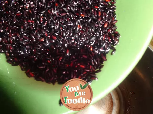 Three black health preserving rice paste