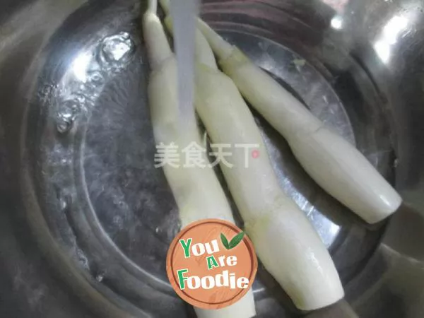 Boiled water bamboo