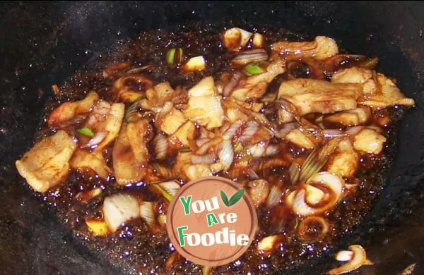 Braised pork with radish and shredded pork