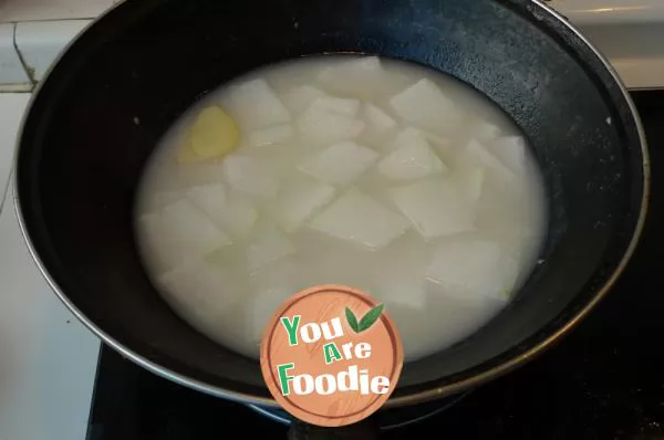 Shrimp powder and white gourd soup