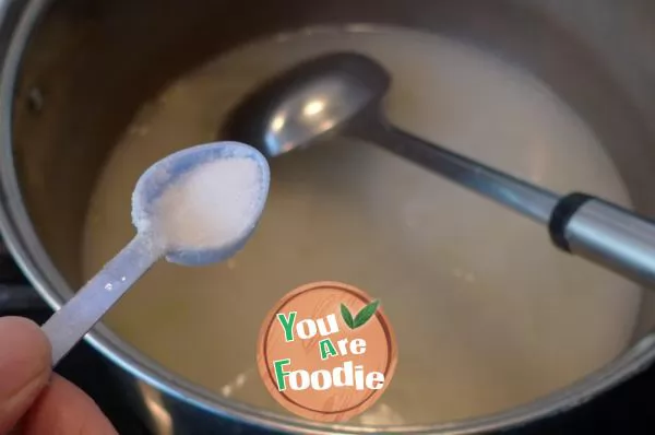 Shrimp powder and white gourd soup