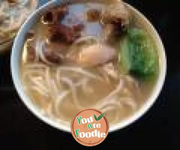 Rice noodles in chicken soup