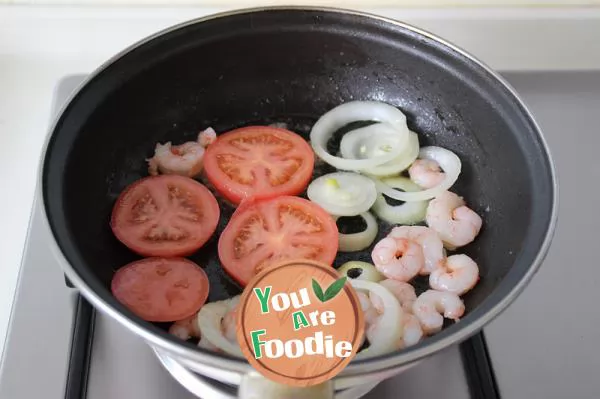 Baked spiral noodles