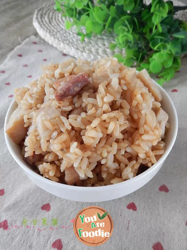 Stewed rice with pork and taro