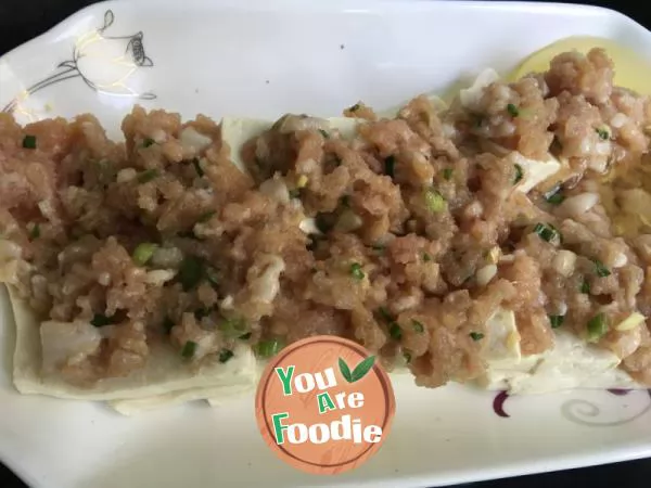 Steamed tofu with minced meat