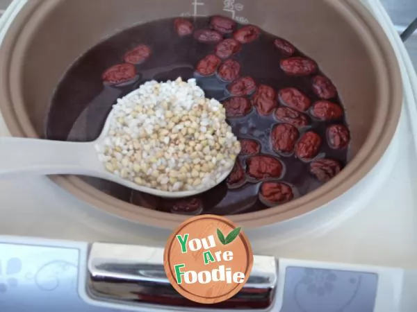 Double rice porridge with red beans and dates