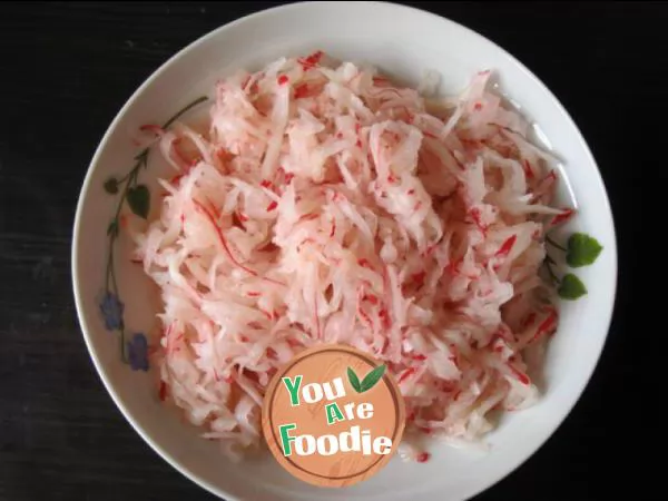 Sweet and sour shredded radish