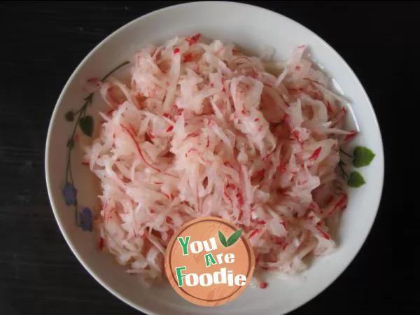 Sweet and sour shredded radish