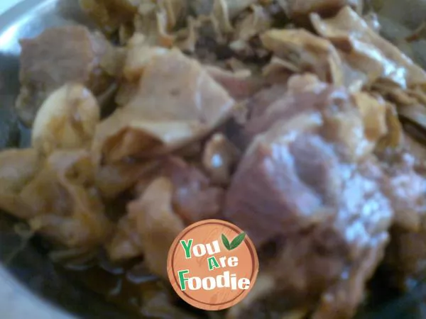 Braised pork with bamboo shoots