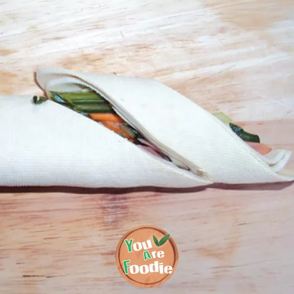 Tofu skin vegetable roll