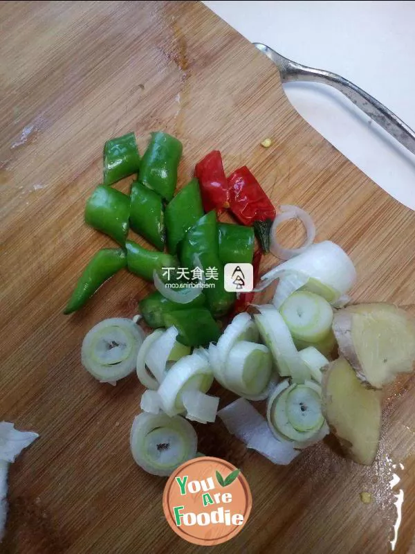 Stewed frozen tofu with cabbage and oysters