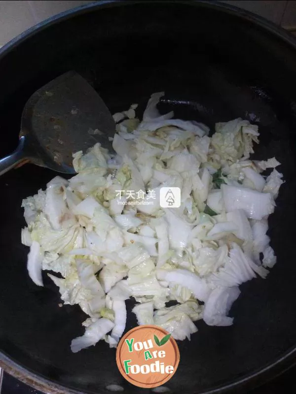 Stewed frozen tofu with cabbage and oysters