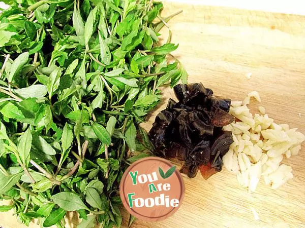 Chinese wolfberry leaves in soup