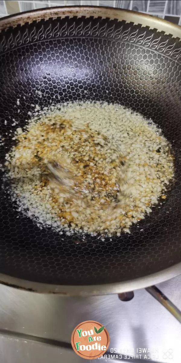 Steamed shrimps with minced garlic and vermicelli