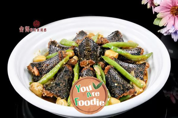 Hunan-famous-dish-[braised-snake-with-green-pepper]-with:-snake-killing-method-Don't-be-timid