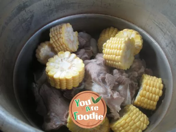 Sponge gourd and corn cob soup