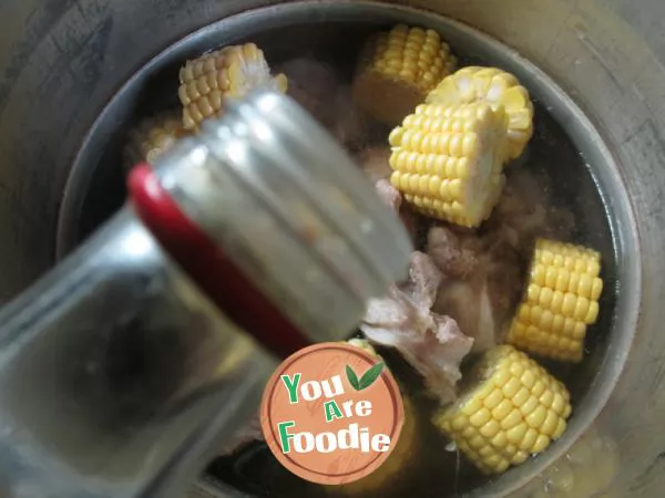 Sponge gourd and corn cob soup