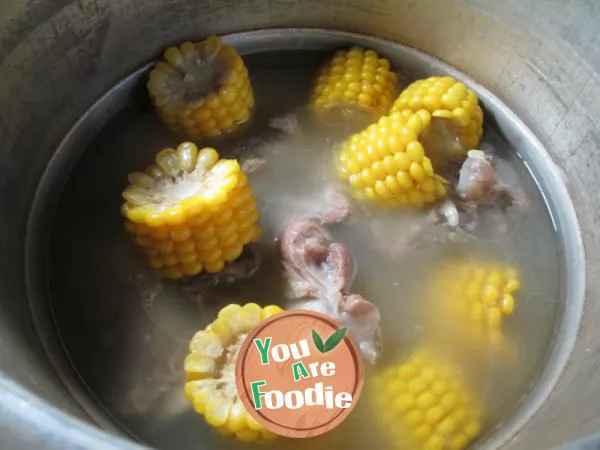 Sponge gourd and corn cob soup