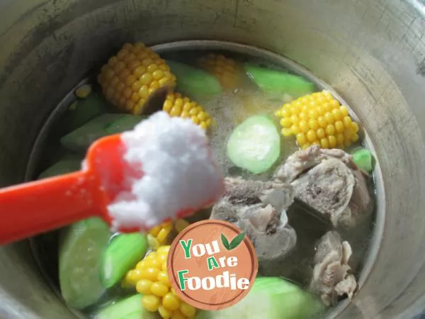 Sponge gourd and corn cob soup