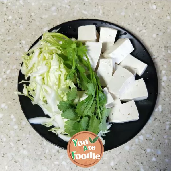 Bean curd, egg and cabbage soup