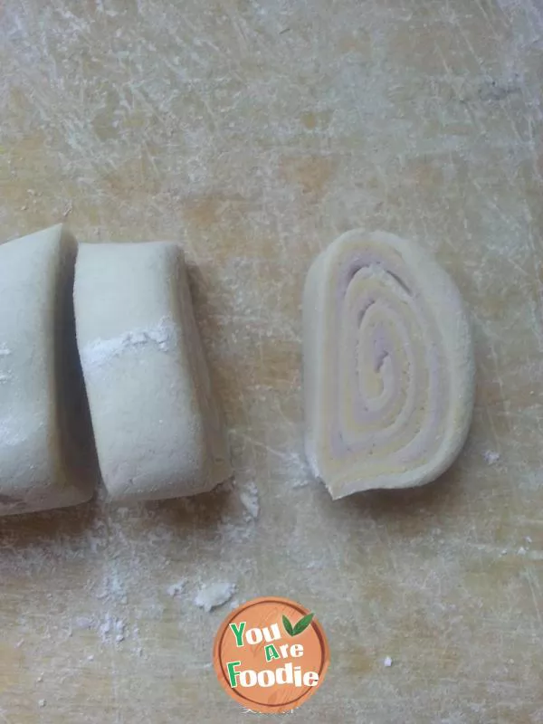 Butterfly steamed bread