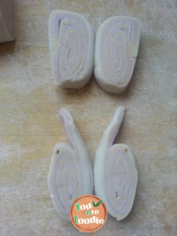 Butterfly steamed bread