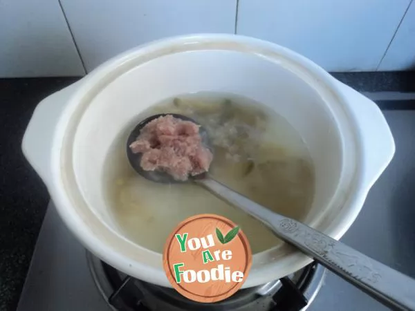 Appetizing, invigorating qi and essence -- [mustard and lean meat porridge]