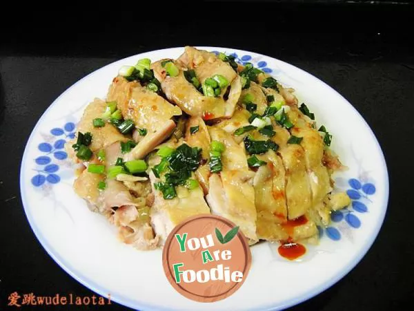 Sliced chicken with scallion oil