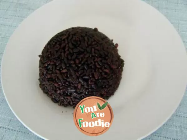 Yogurt black rice fruit rice