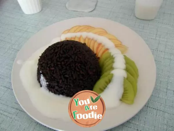 Yogurt black rice fruit rice