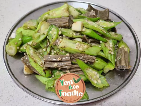 Stir fried black beans with okra and Rolls of dried bean milk creams