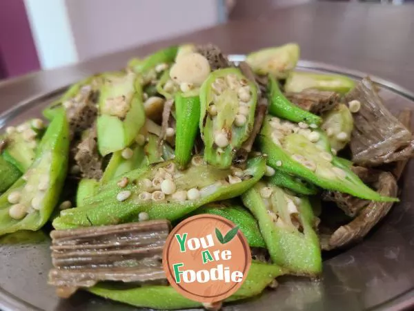 Stir fried black beans with okra and Rolls of dried bean milk creams