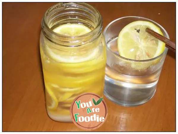 Lemon honey for skin whitening and throat moistening