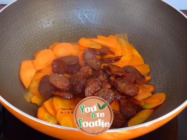 Sauteed carrot with sausage