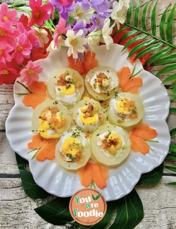 Steamed quail eggs with zucchini