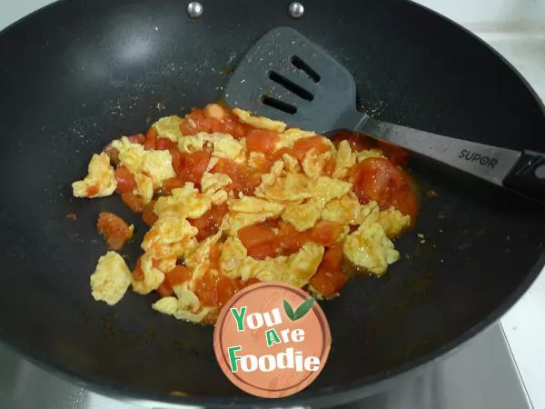 Scrambled egg with tomato (bibimbap version)