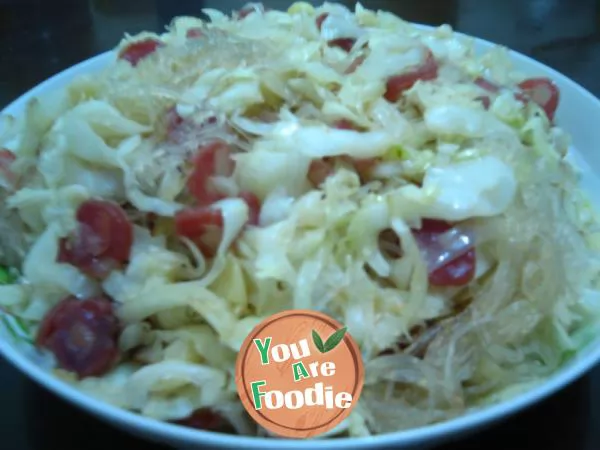 Fried vermicelli with sausage and cabbage