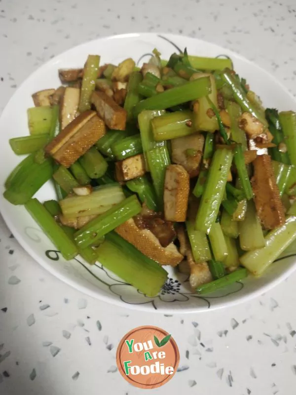 Fried Celery with Dried Beans