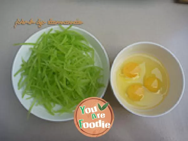 Fried egg with bamboo shoots