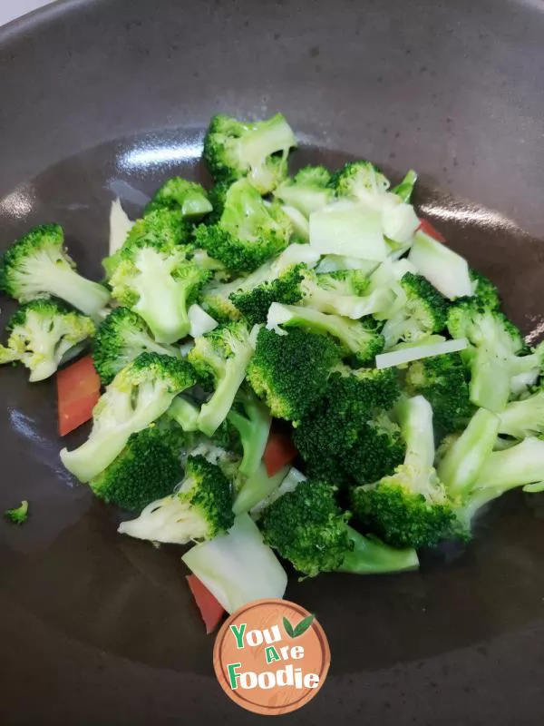 Broccoli in Chicken Sauce with Garlic