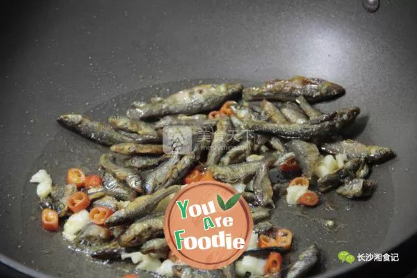 Boiled fish with sweet potato leaves