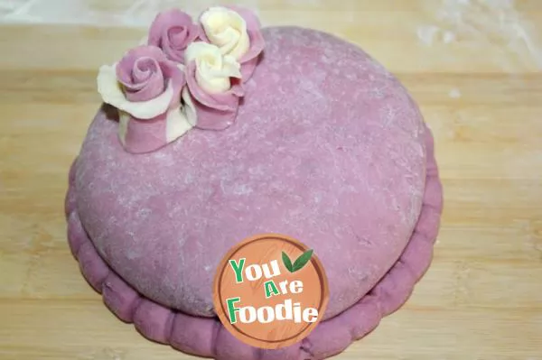 The cake can also be steamed - Rose Cake