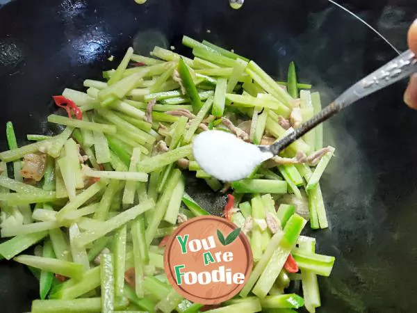 Fried shredded pork with green radish