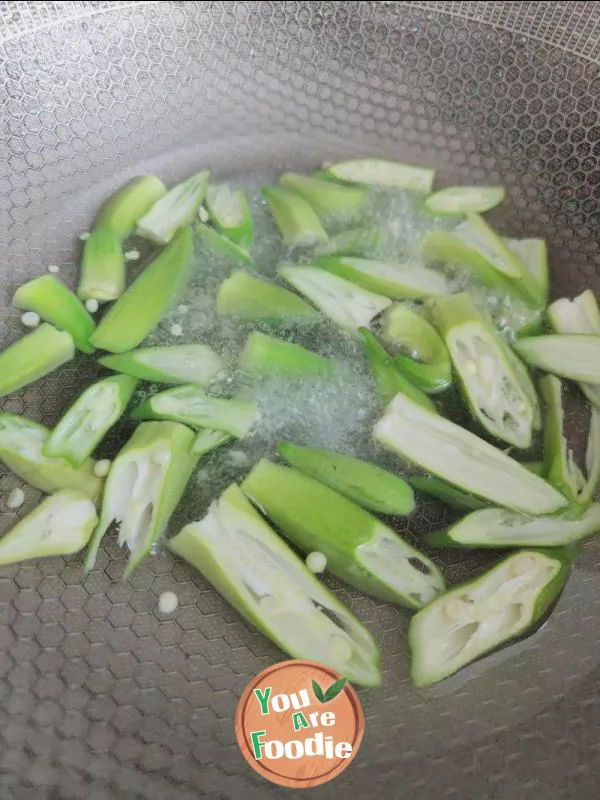 Fried beef with okra